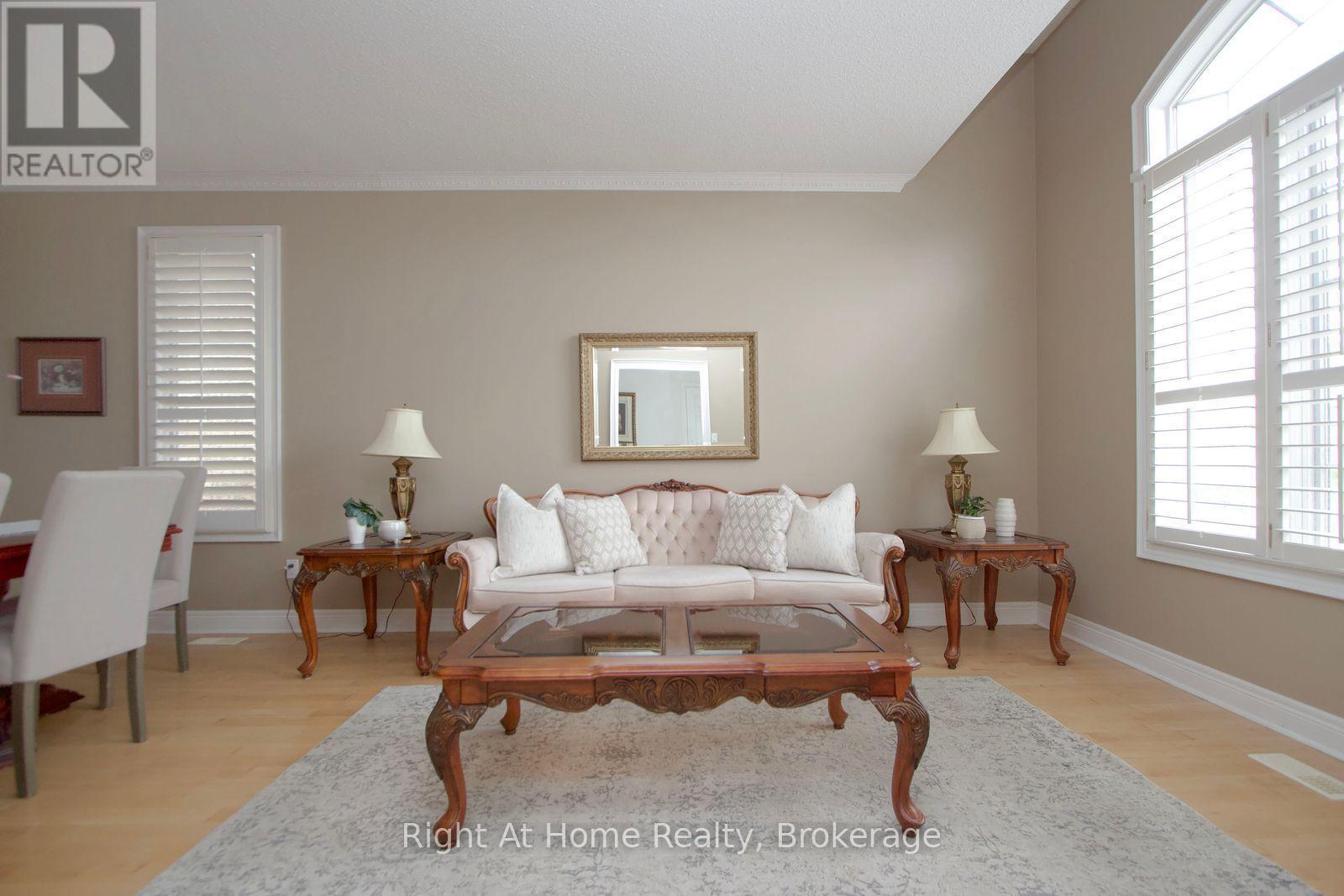 2096 Stornoway Street, Oshawa (Kedron), ON
