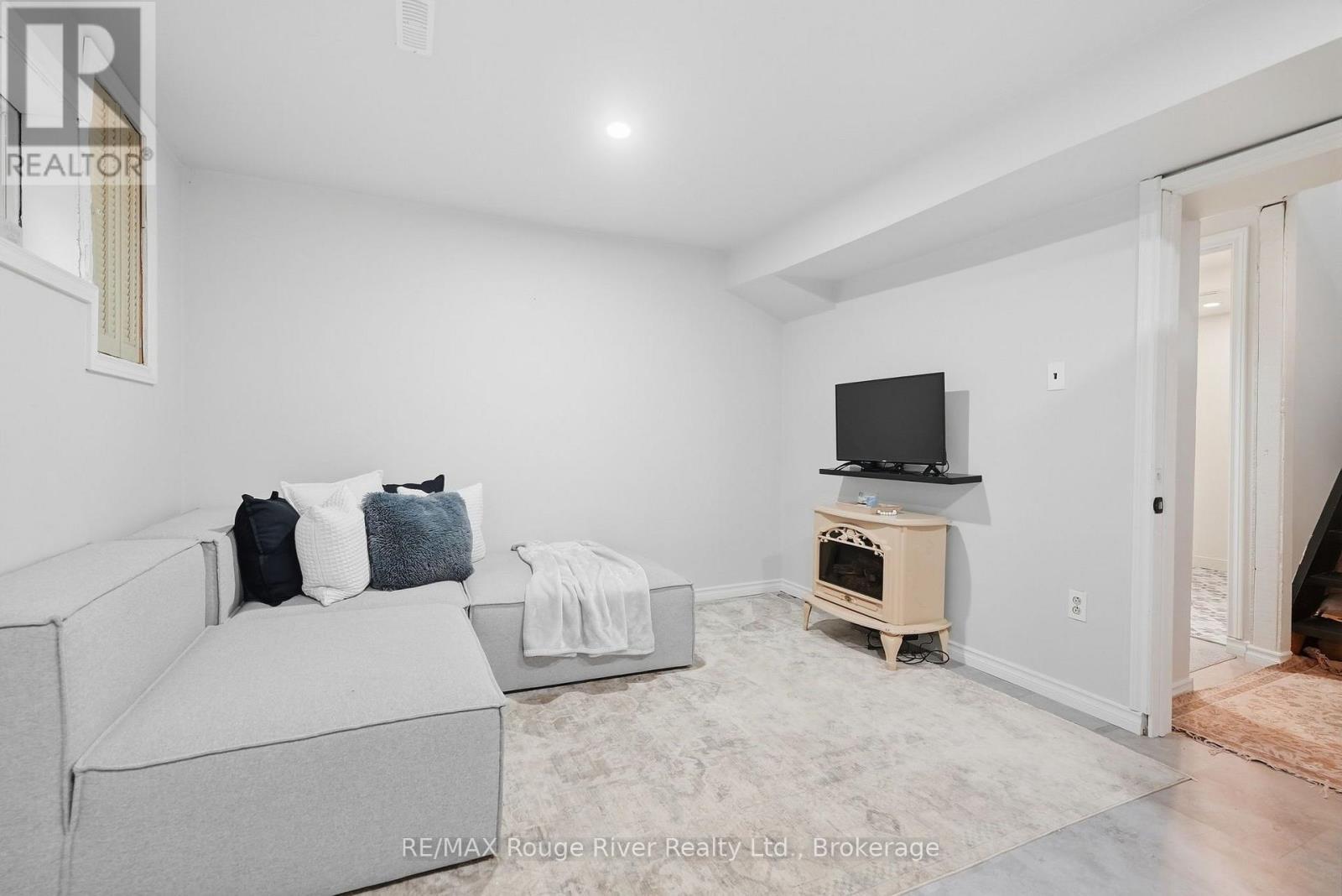 313 Lupin Drive, Whitby (Downtown Whitby), ON