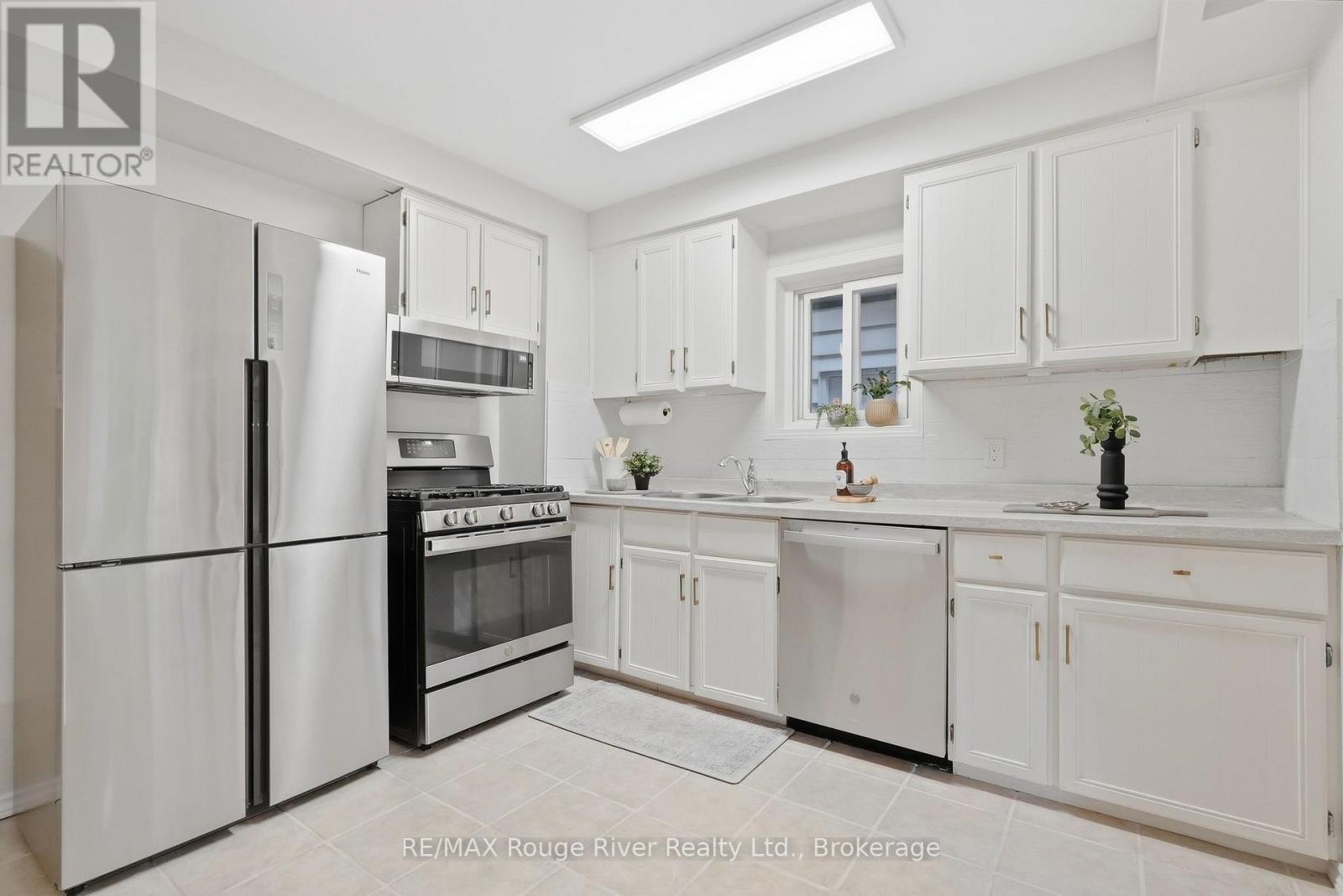 313 Lupin Drive, Whitby (Downtown Whitby), ON