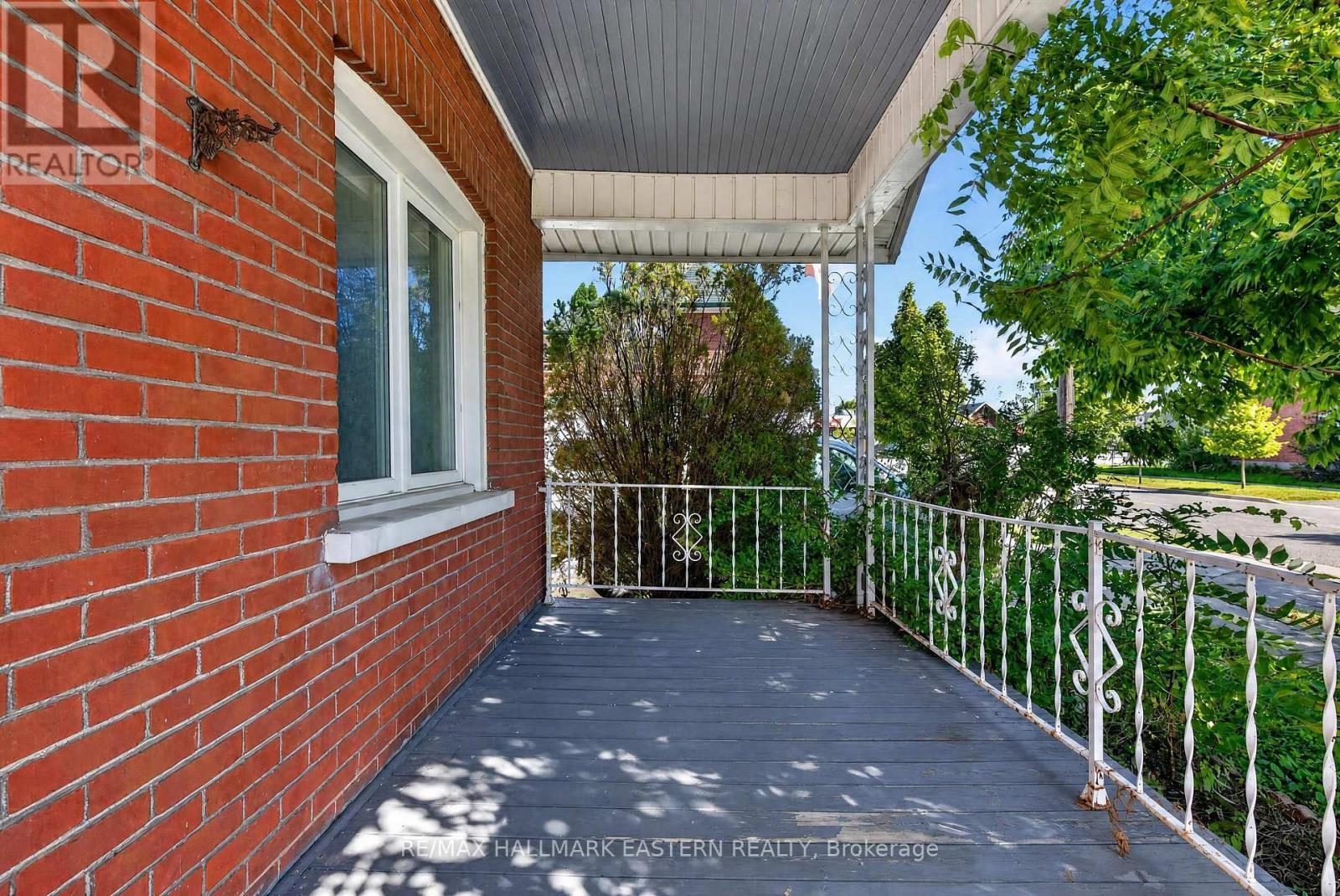 Cozy Relaxation on Covered Porch - 164 Prince Street, Peterborough (Town Ward 3), ON