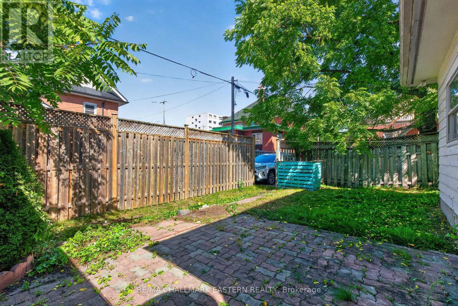 Private Yard, Easy Maintenance - 164 Prince Street, Peterborough (Town Ward 3), ON