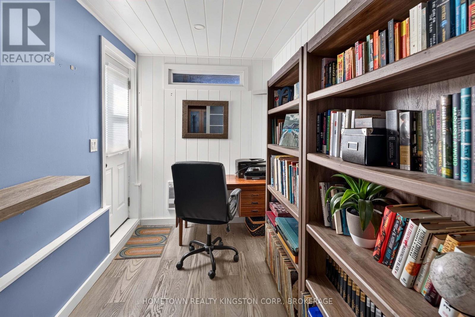 Office in garage. - 1505 Clover Street, Kingston (City Northwest), ON