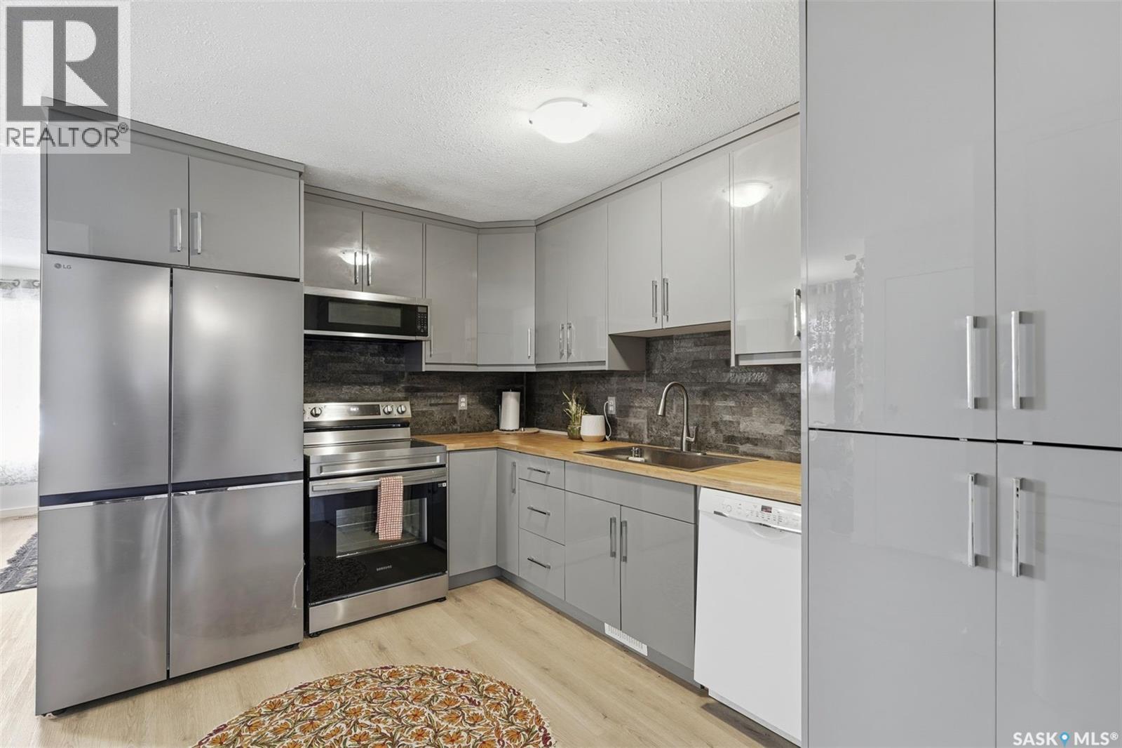 1608 Vickies Avenue, Saskatoon, SK