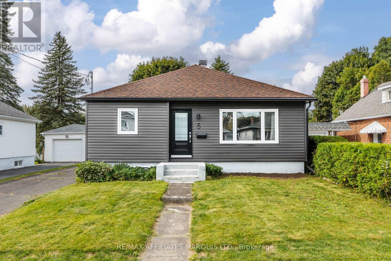 5 Anthony Street, Cornwall, ON