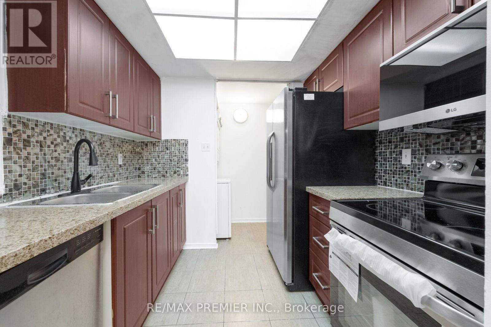 1923 - 3 Greystone Walk Drive, Toronto, ON