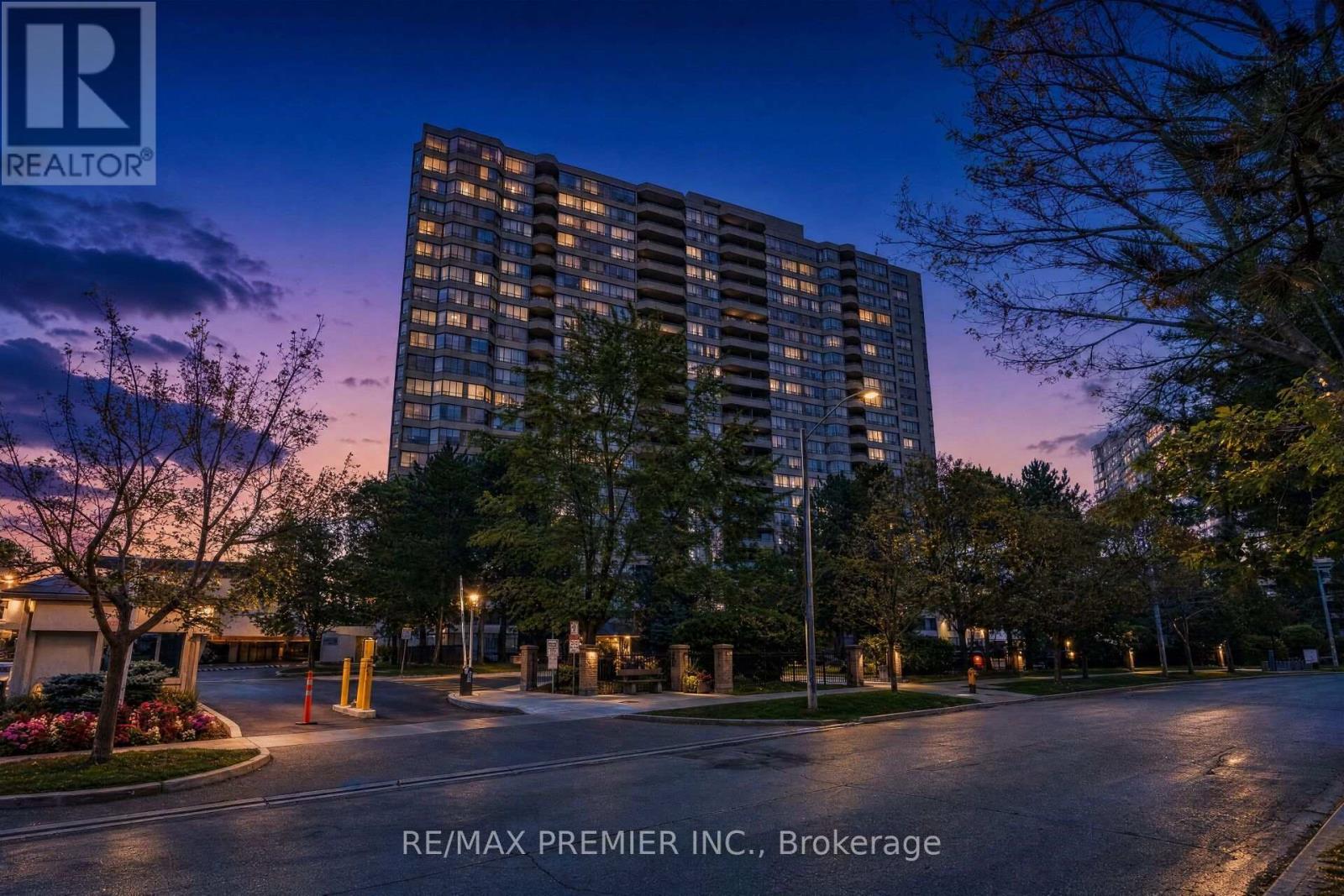 1923 - 3 Greystone Walk Drive, Toronto, ON