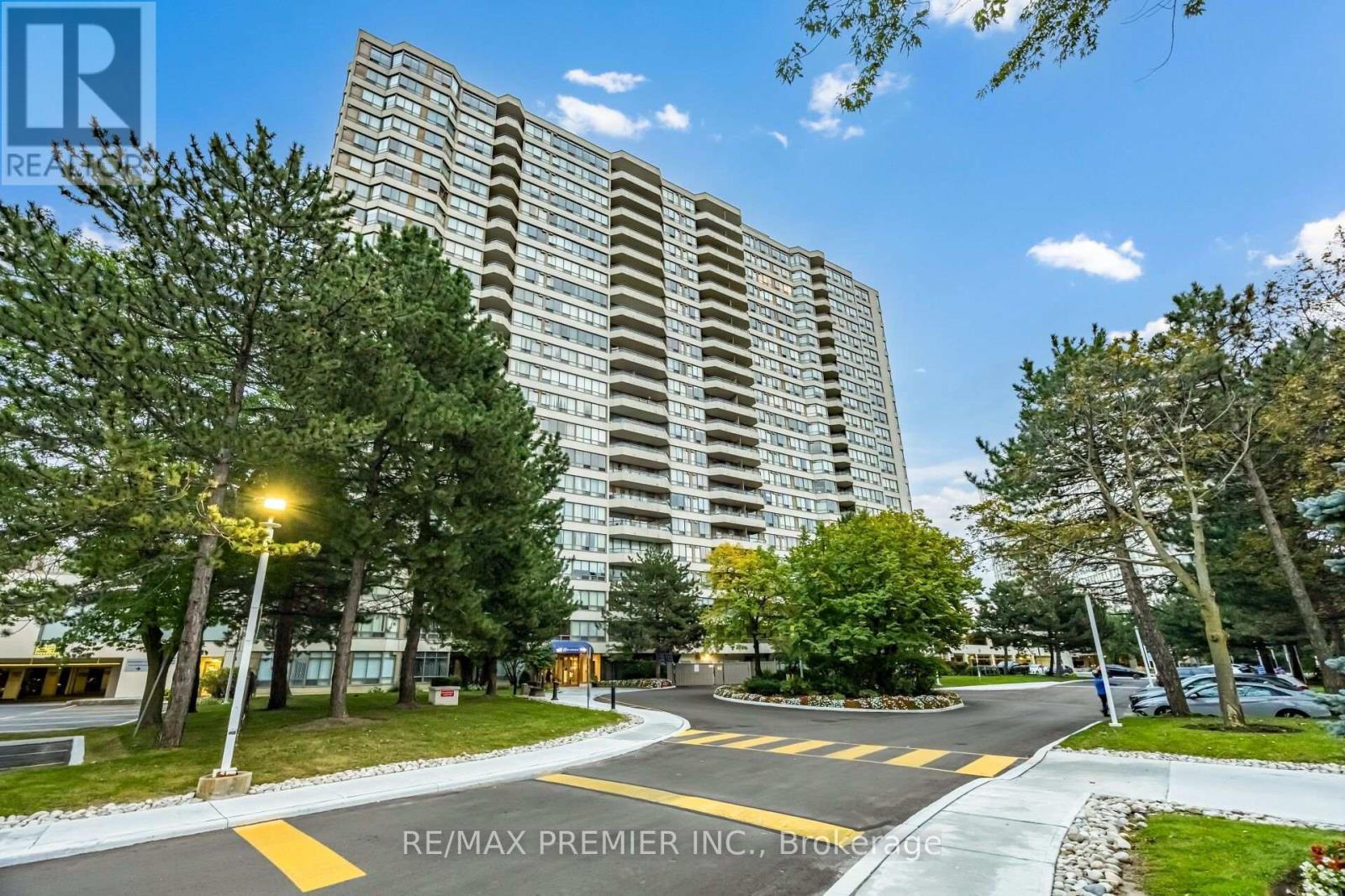 1923 - 3 Greystone Walk Drive, Toronto, ON