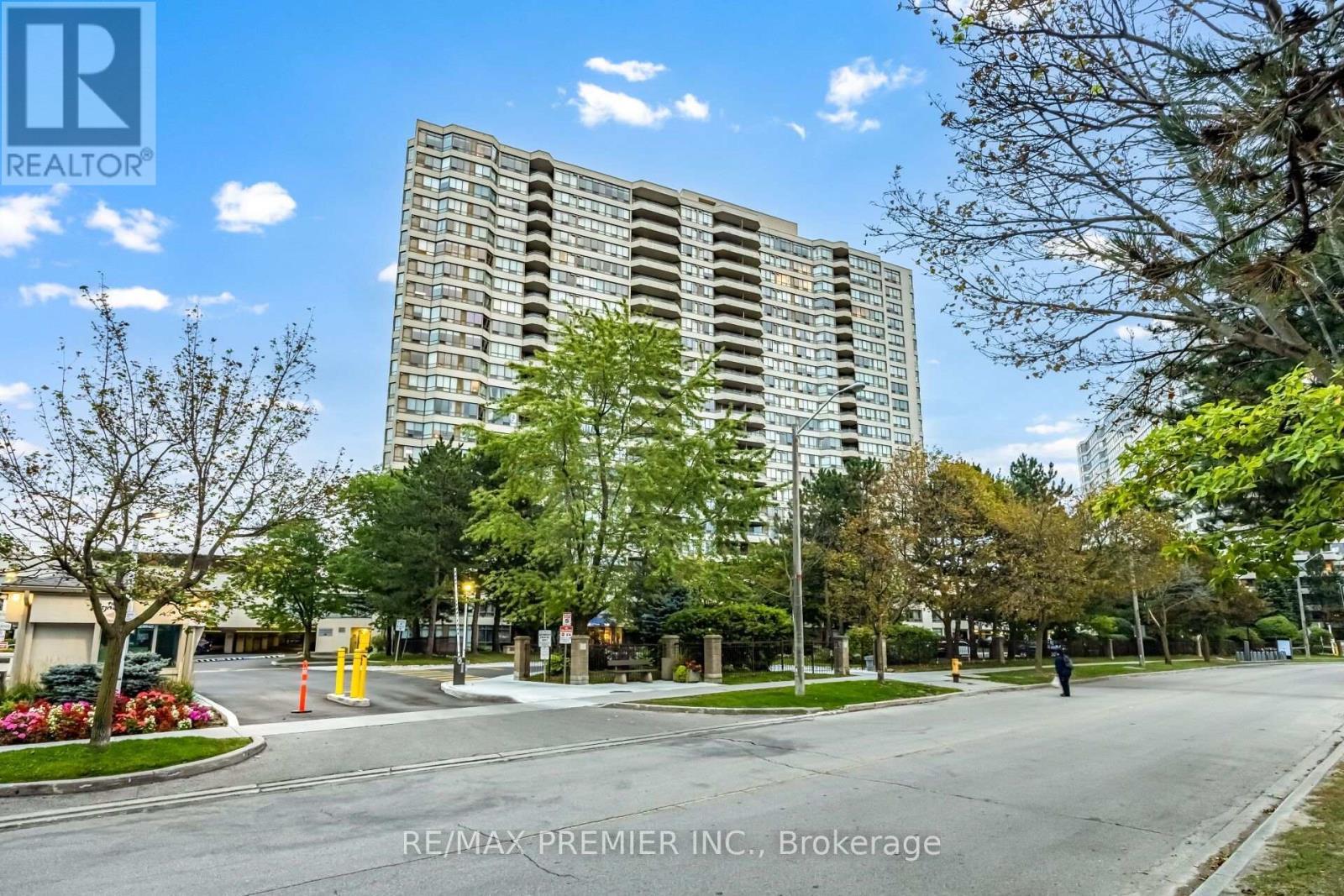 1923 - 3 Greystone Walk Drive, Toronto, ON