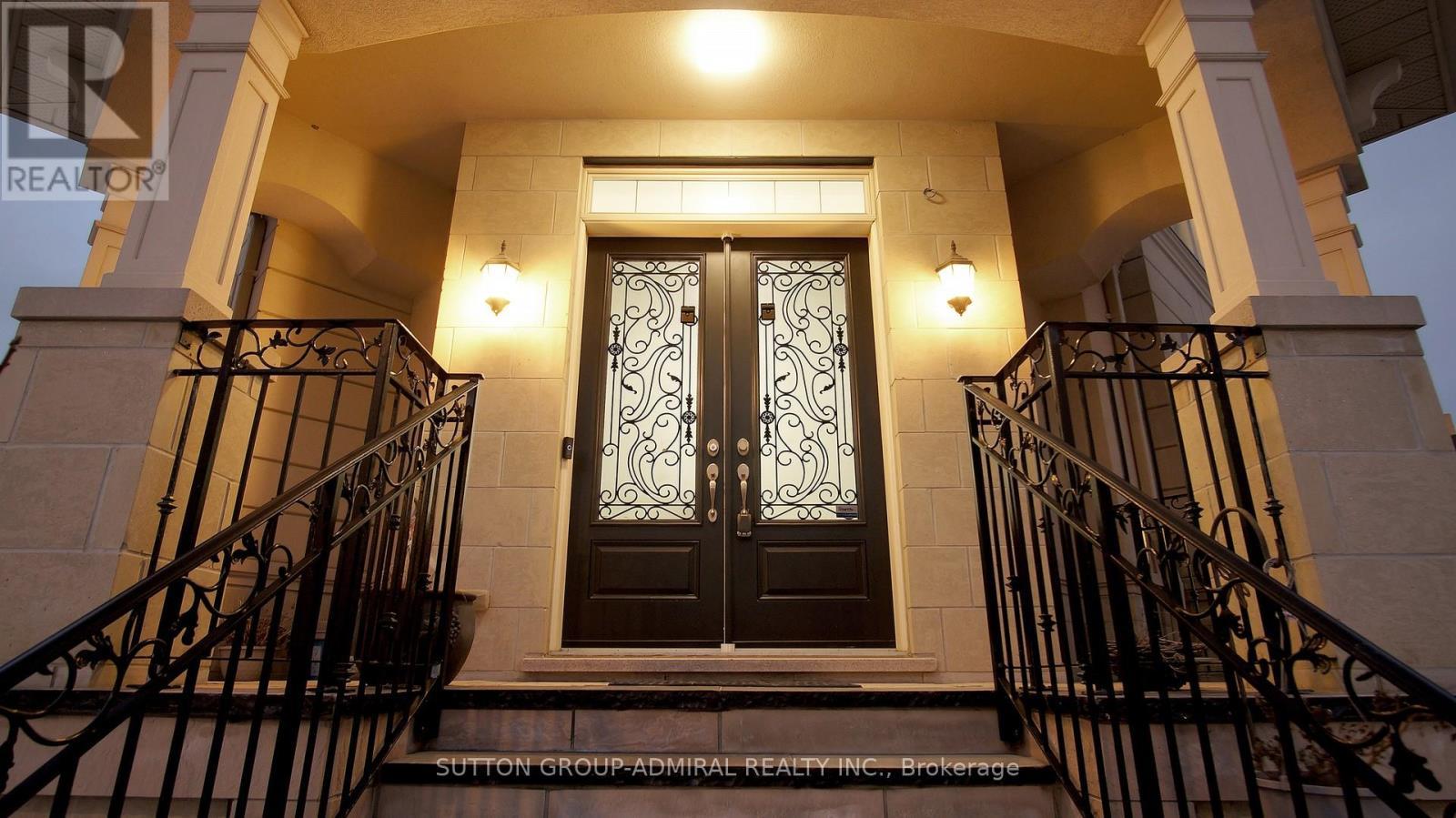 100 Virtue Crescent, Vaughan, ON