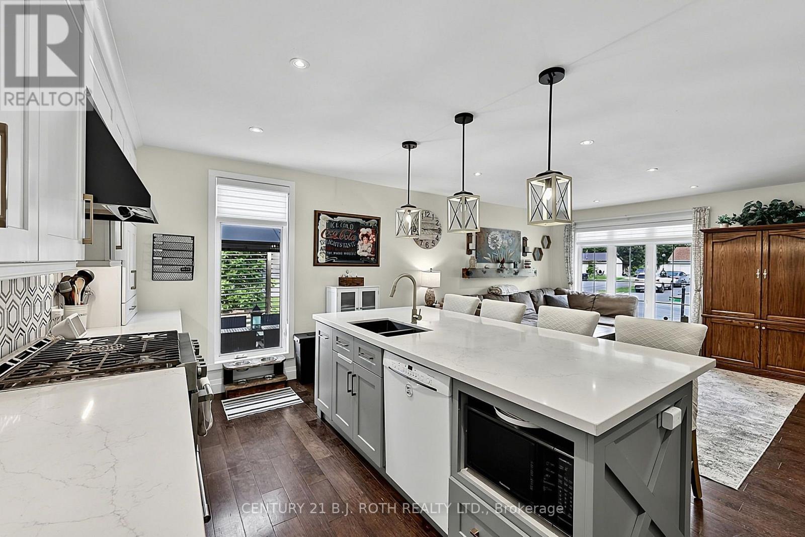 25 Glengrove Avenue, Oro-Medonte, ON