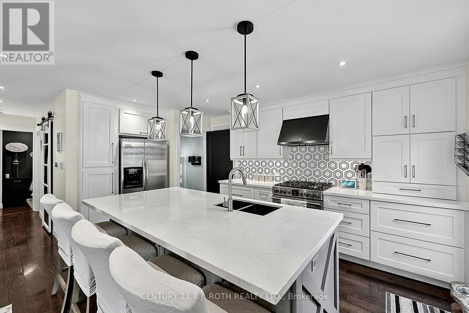 25 Glengrove Avenue, Oro-Medonte, ON