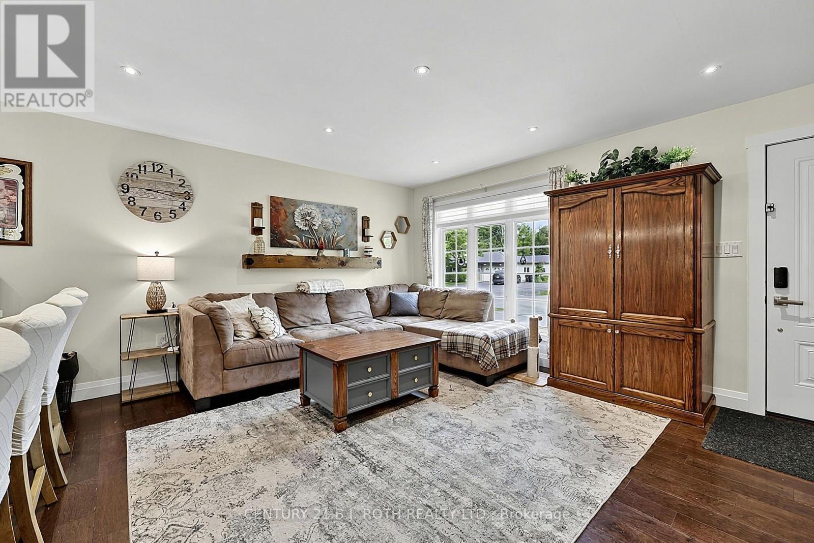25 Glengrove Avenue, Oro-Medonte, ON
