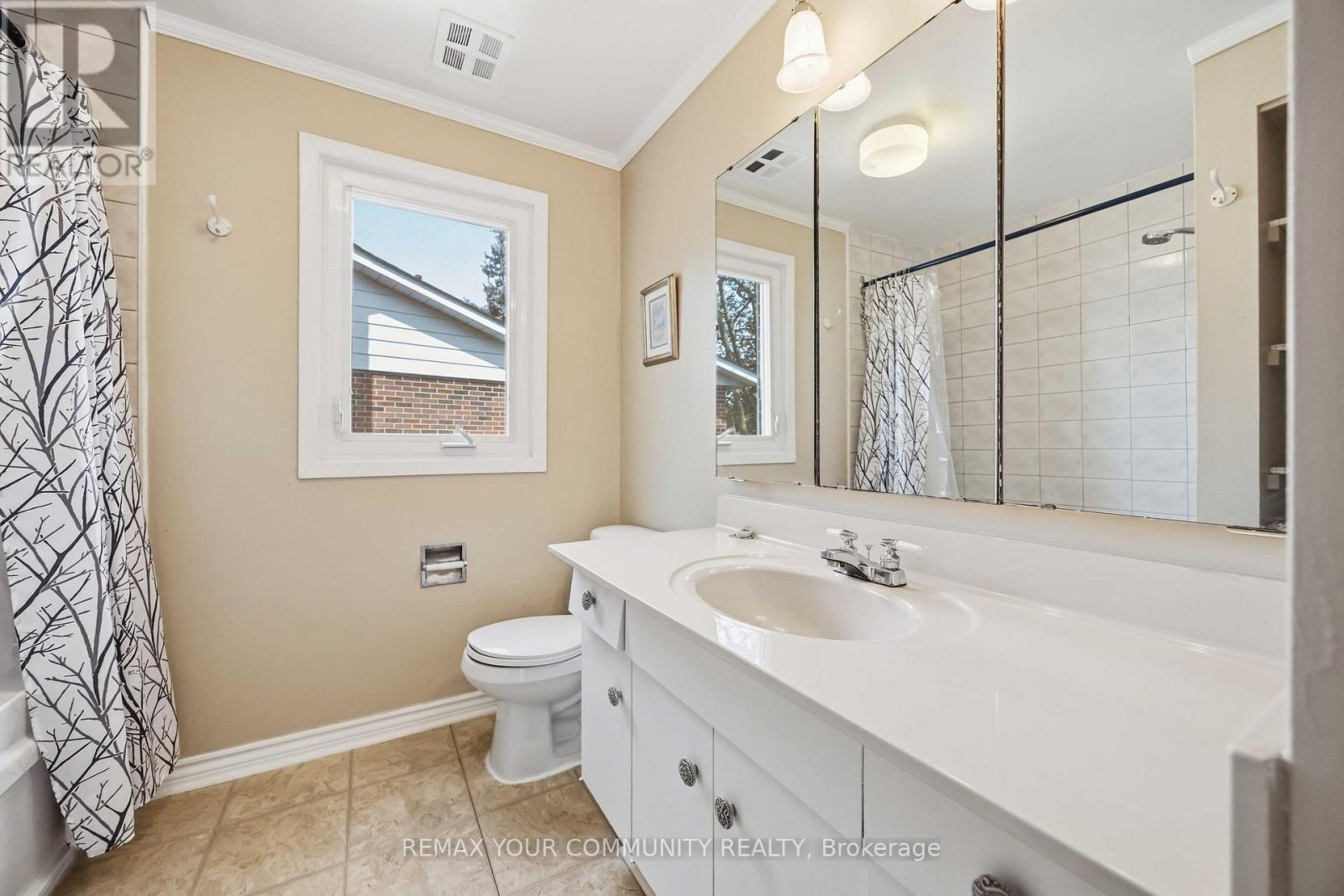 588 Huntingwood Drive, Toronto, ON