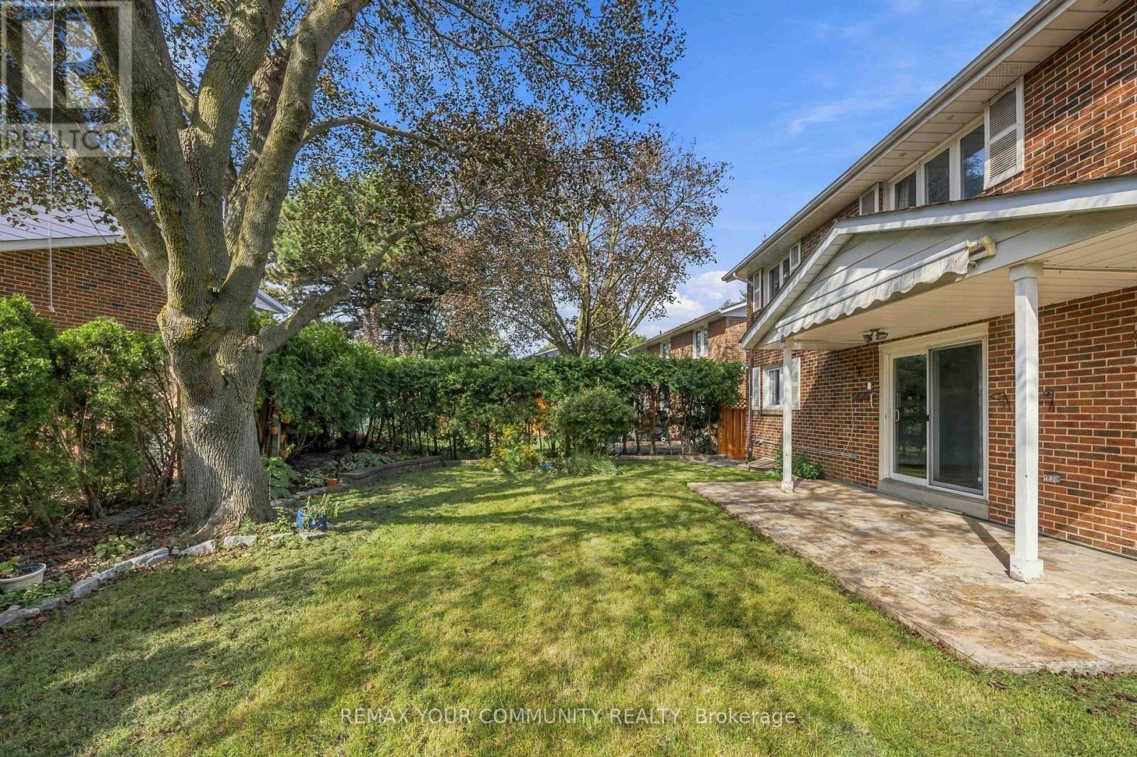 588 Huntingwood Drive, Toronto, ON