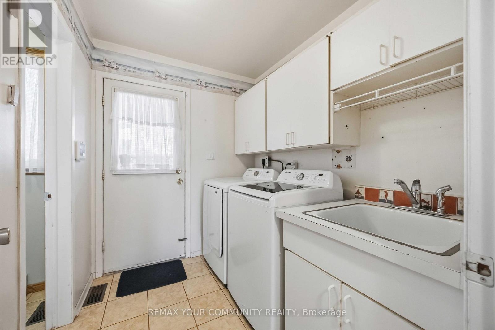 588 Huntingwood Drive, Toronto, ON