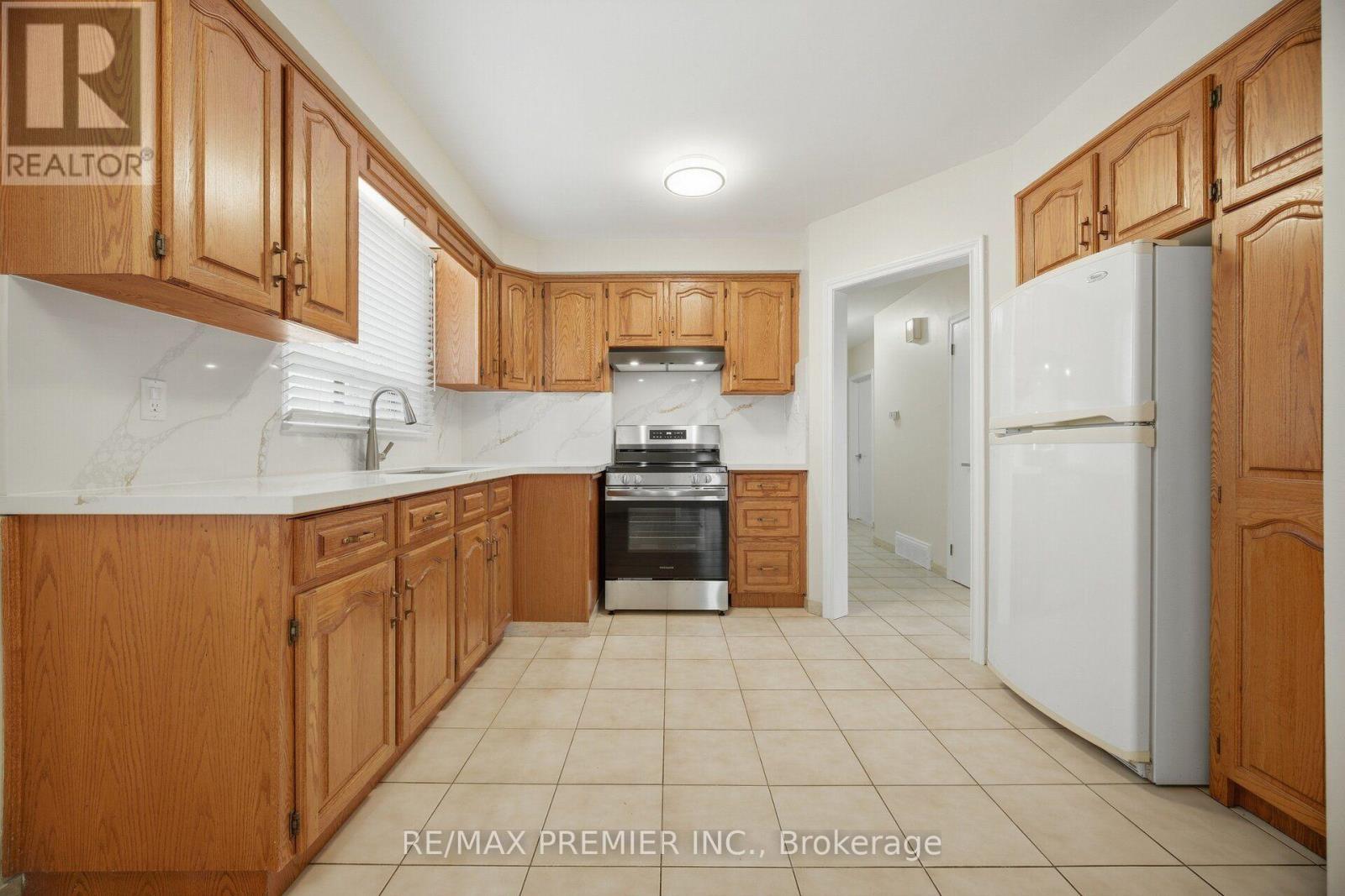 28 Landron Crescent, Toronto, ON