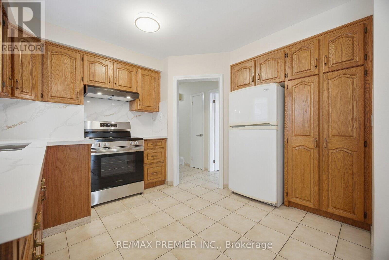 28 Landron Crescent, Toronto, ON