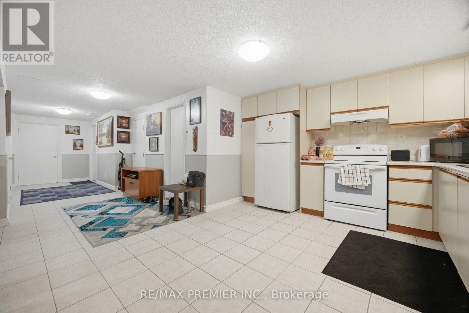 28 Landron Crescent, Toronto, ON