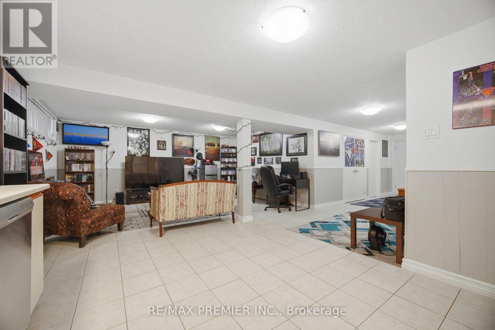28 Landron Crescent, Toronto, ON