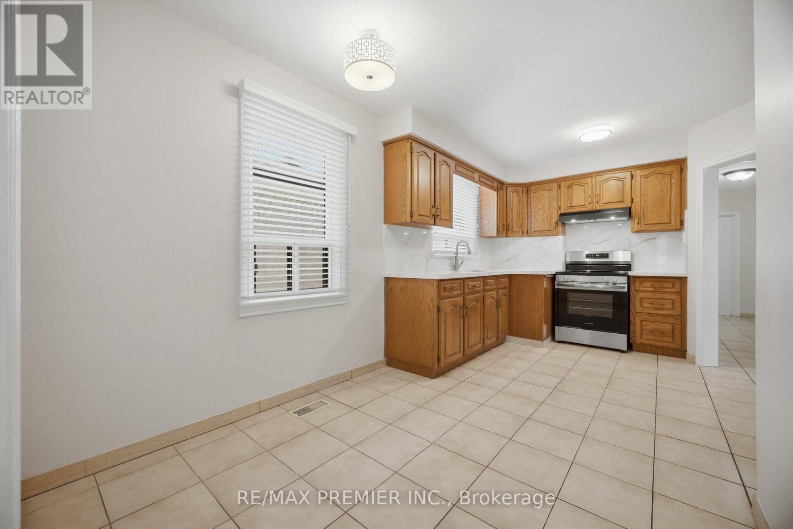 28 Landron Crescent, Toronto, ON