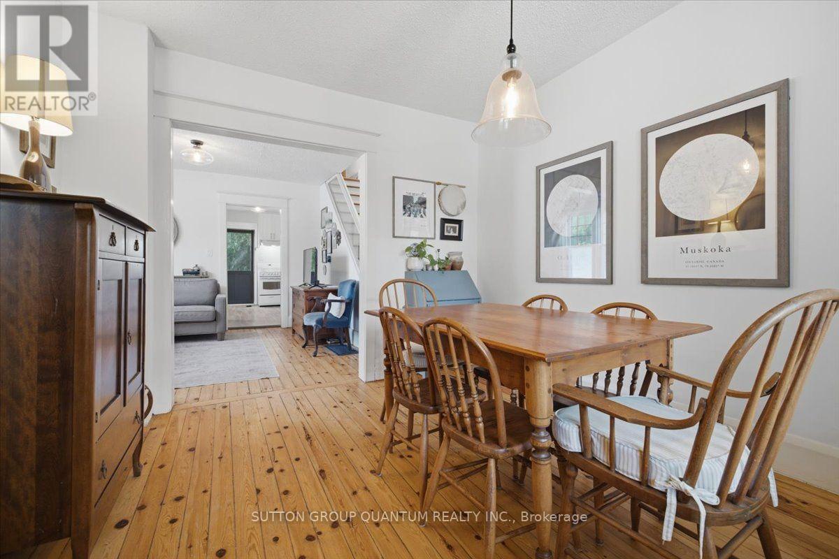 137 Chisholm Street, Oakville, ON