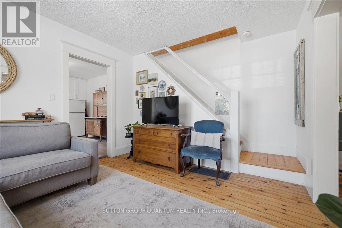 137 Chisholm Street, Oakville, ON