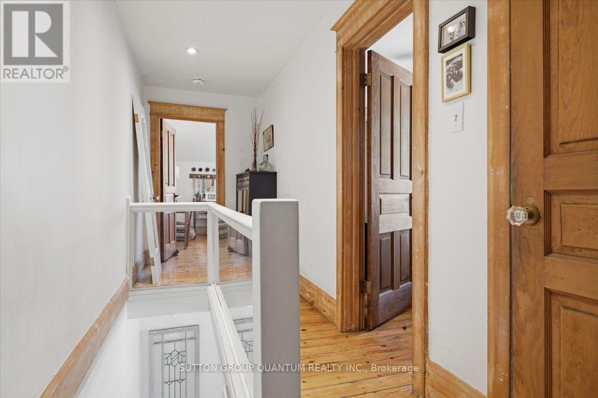 137 Chisholm Street, Oakville, ON