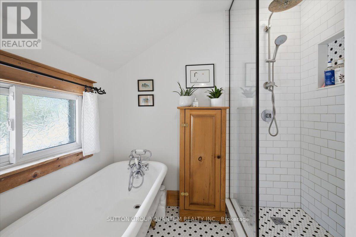 137 Chisholm Street, Oakville, ON