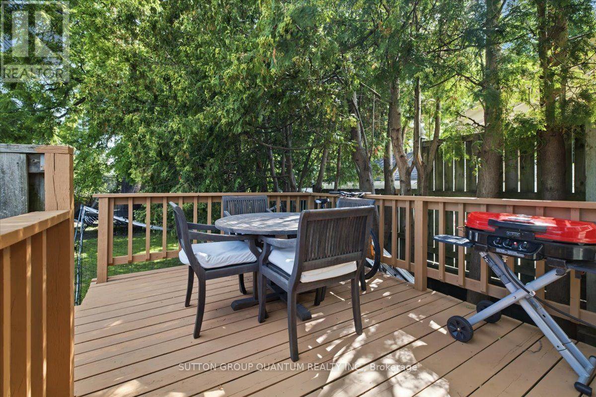 137 Chisholm Street, Oakville, ON
