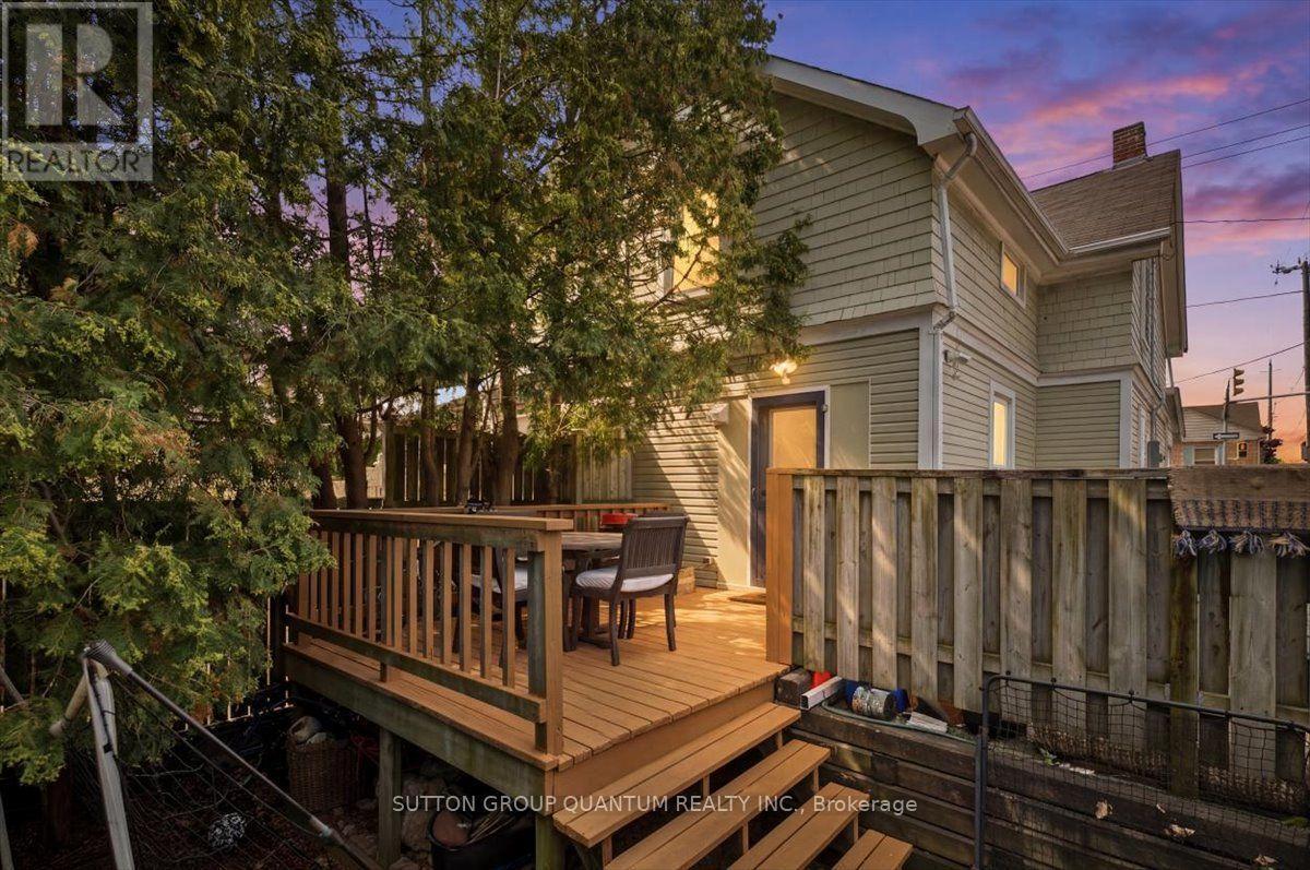 137 Chisholm Street, Oakville, ON