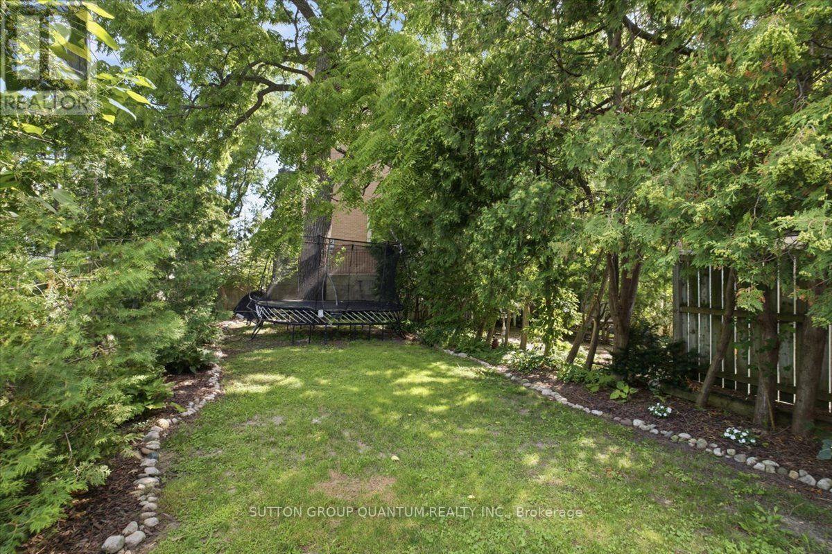 137 Chisholm Street, Oakville, ON