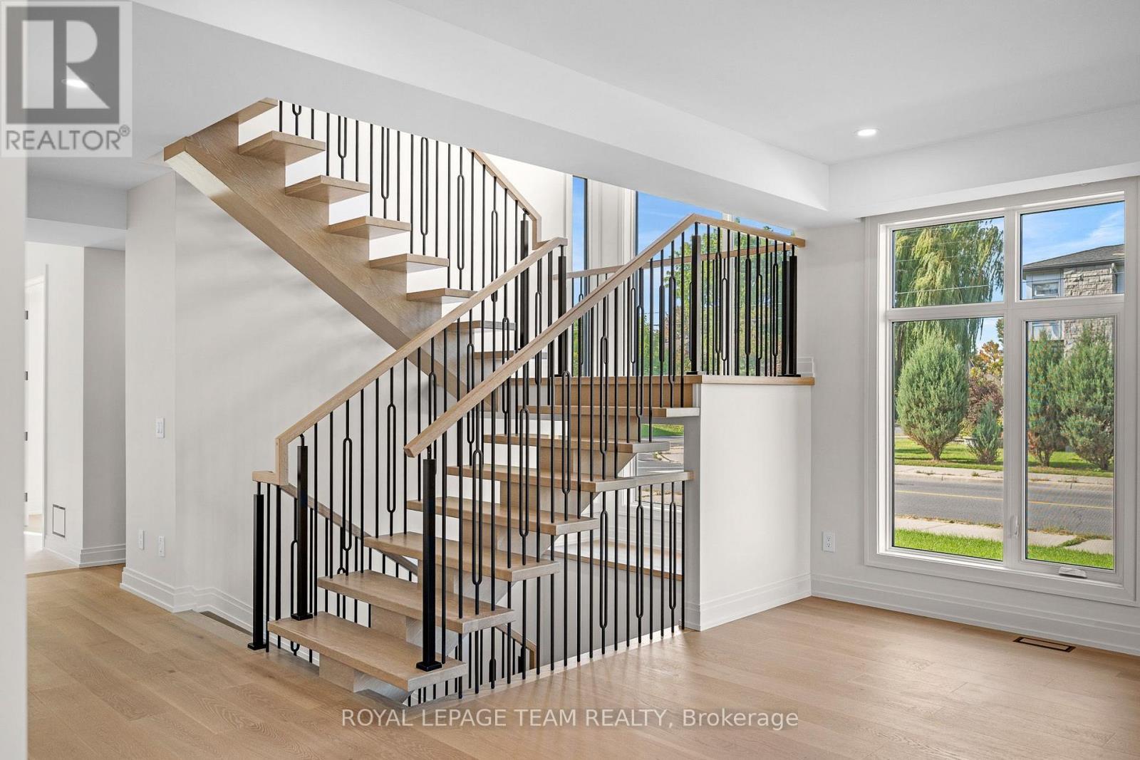 93 Lotta Avenue, Ottawa, ON