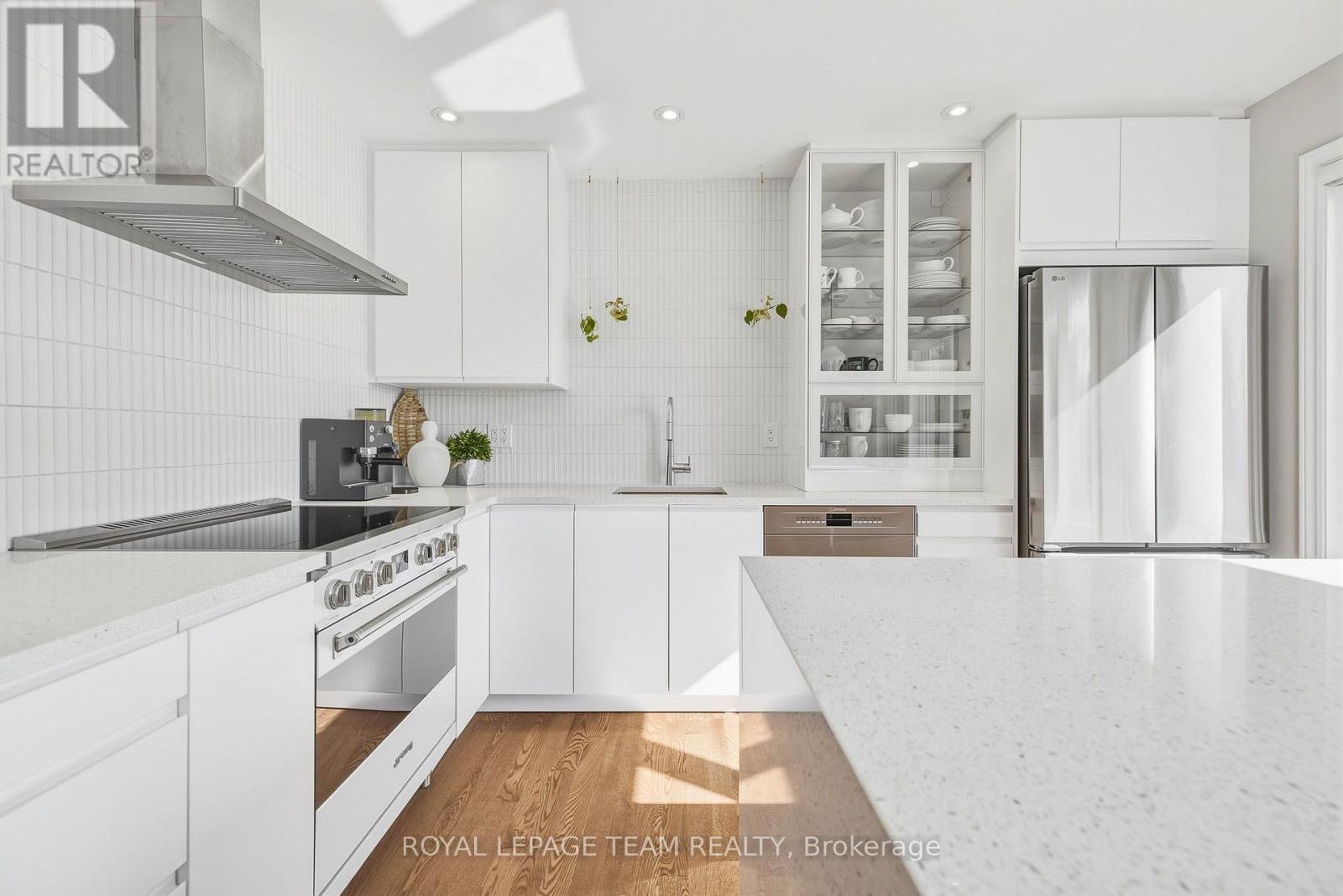 2A Weslock Way, Ottawa, ON