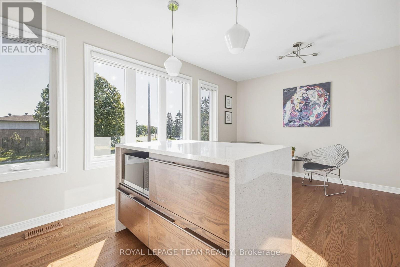 2A Weslock Way, Ottawa, ON