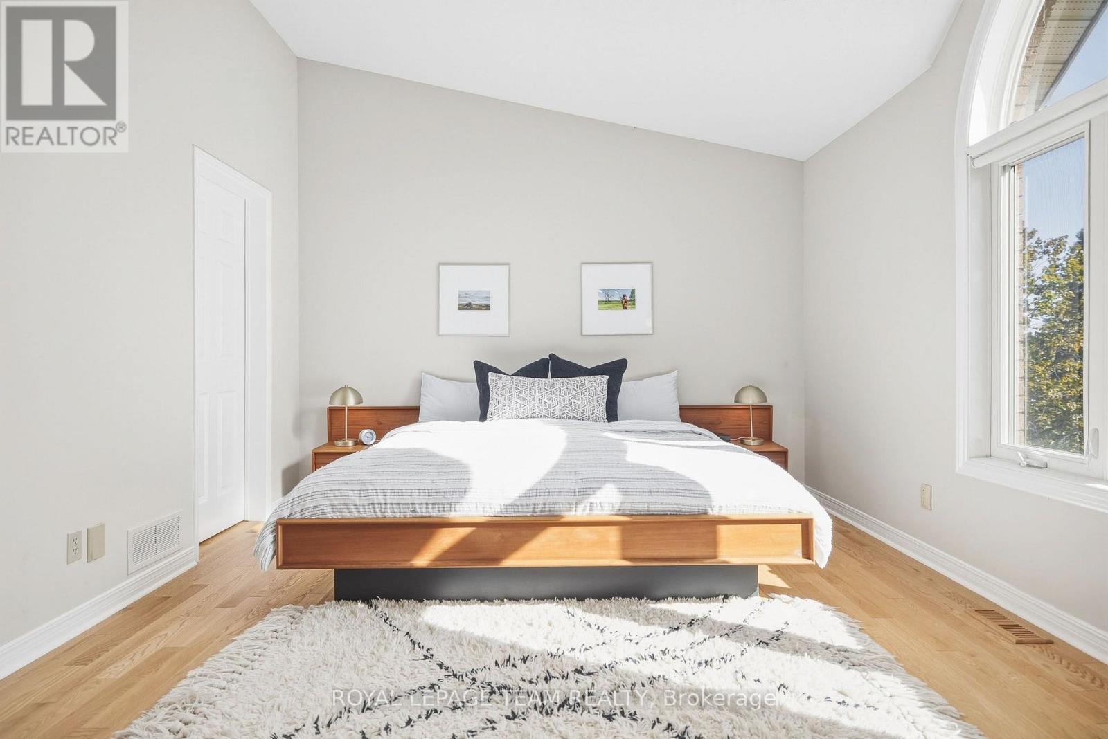 2A Weslock Way, Ottawa, ON