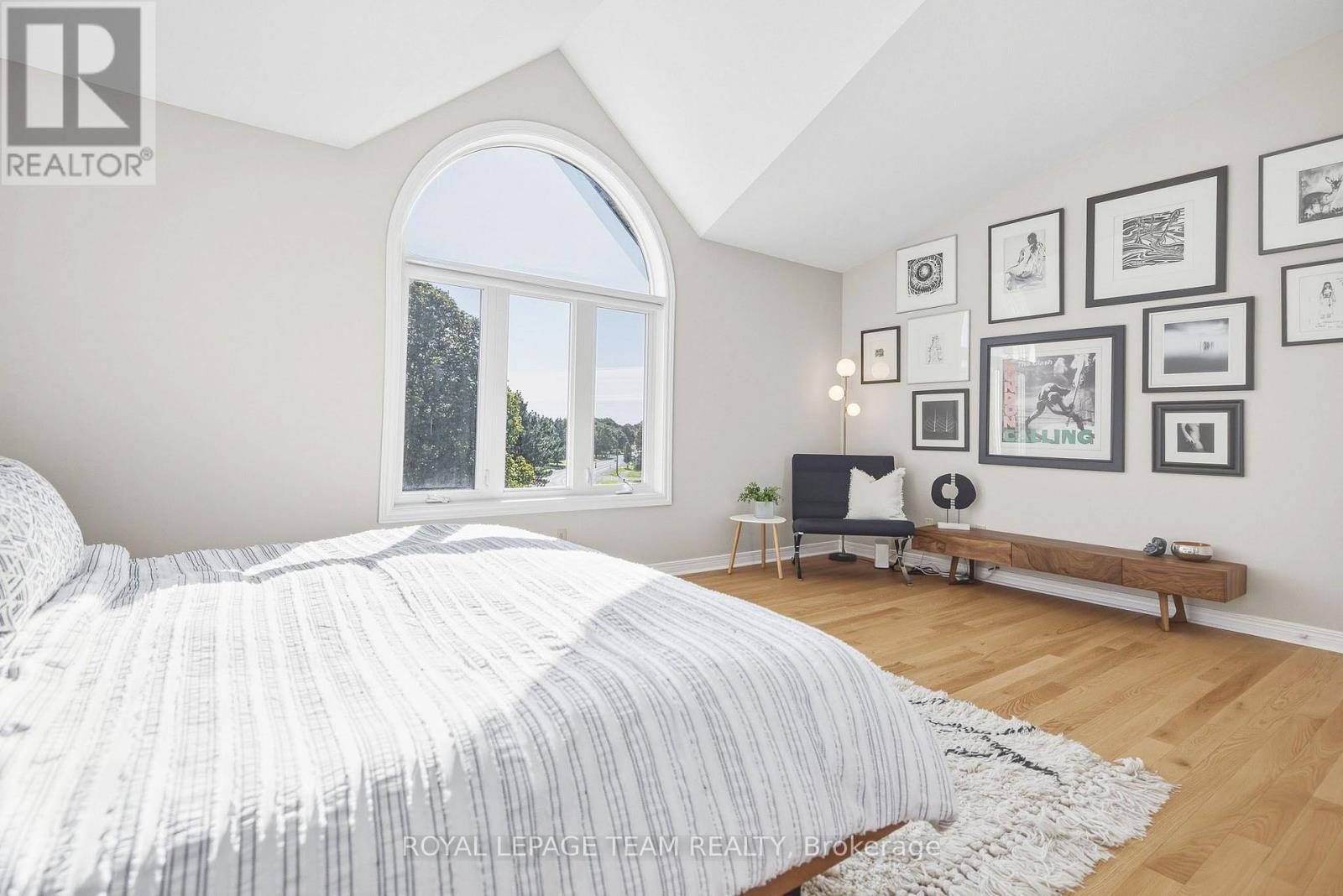 2A Weslock Way, Ottawa, ON