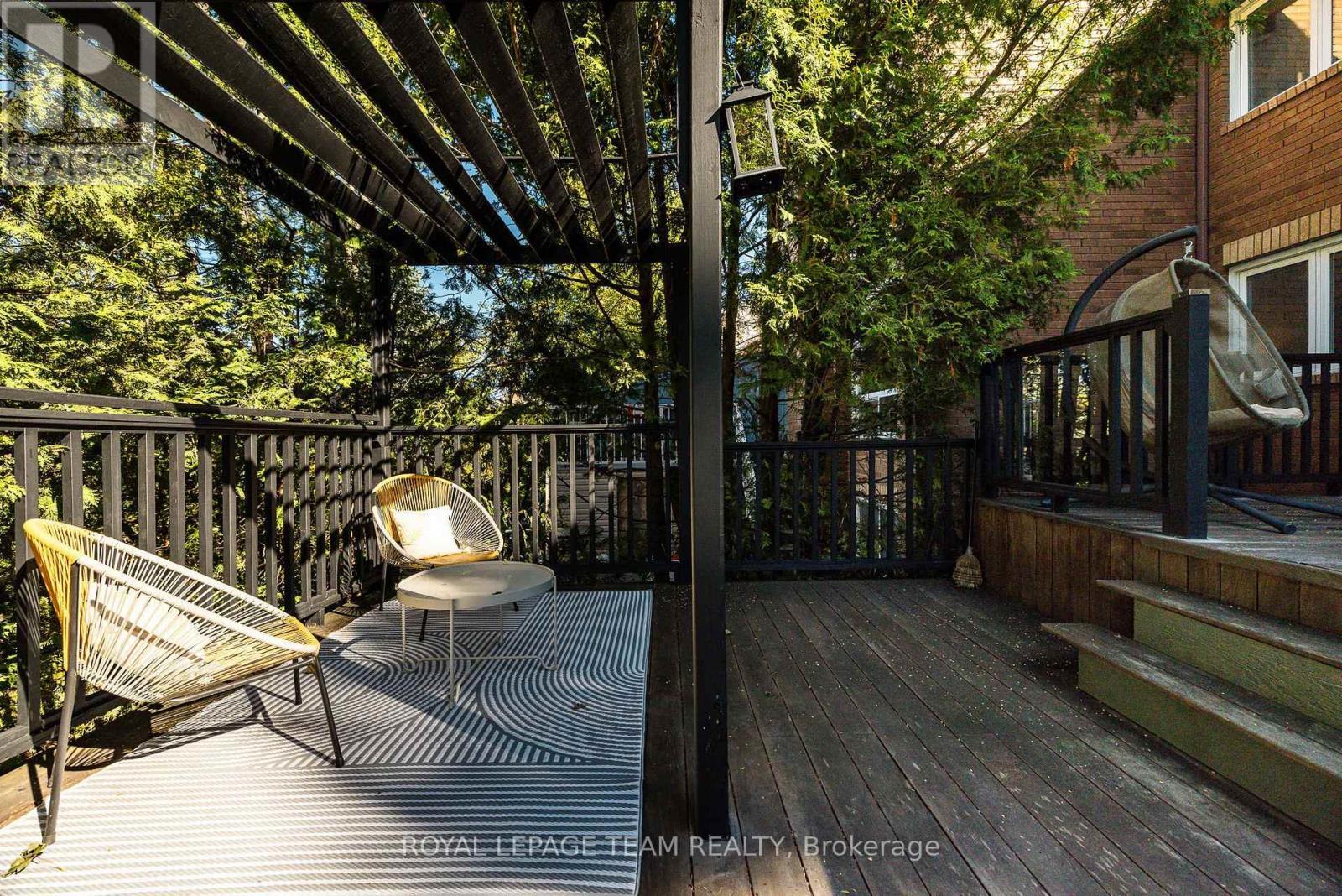2A Weslock Way, Ottawa, ON