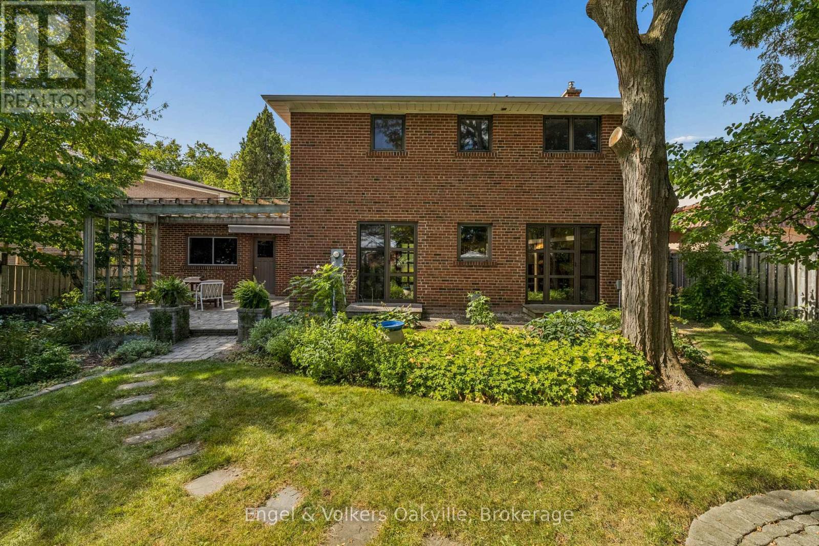1170 Conyers Crescent, Mississauga (Erindale), ON