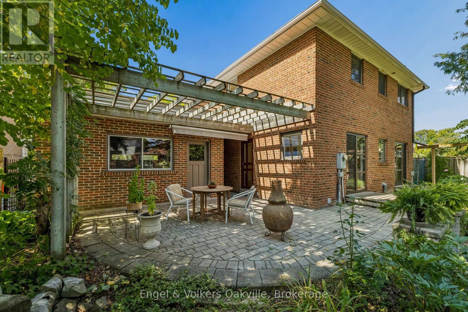 1170 Conyers Crescent, Mississauga (Erindale), ON
