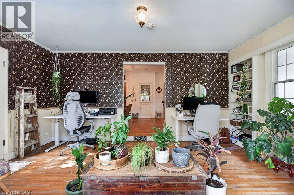 32 Lincoln Avenue, Brantford, ON