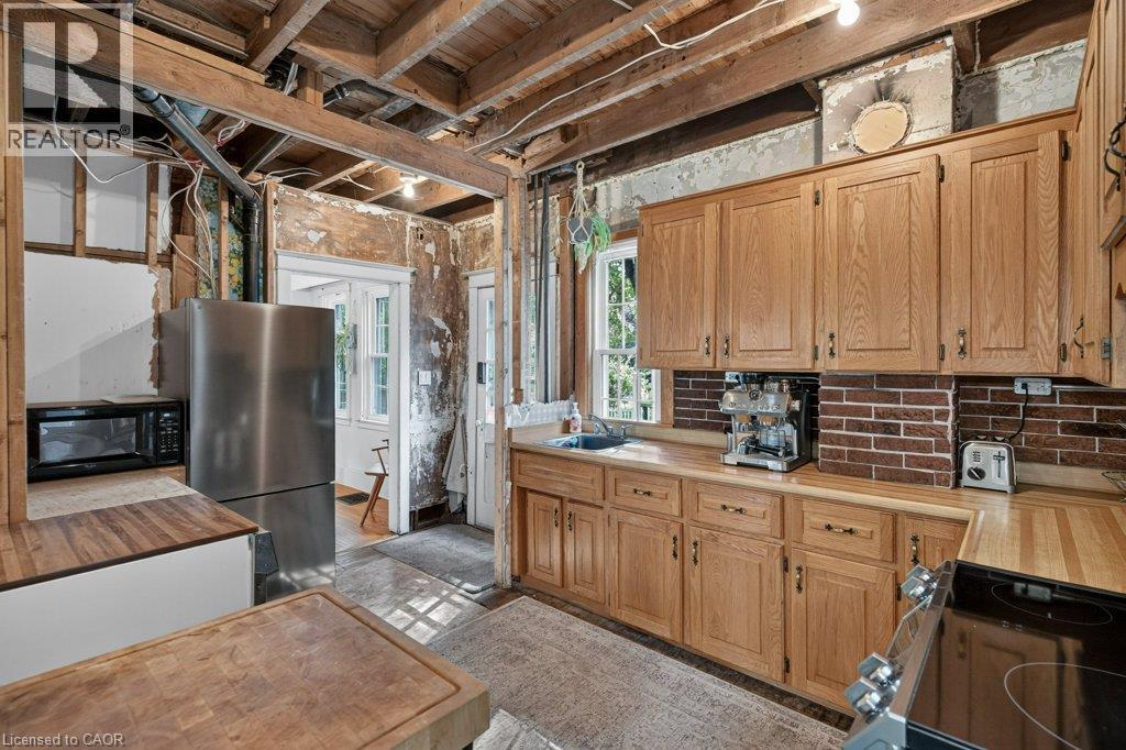 32 Lincoln Avenue, Brantford, ON