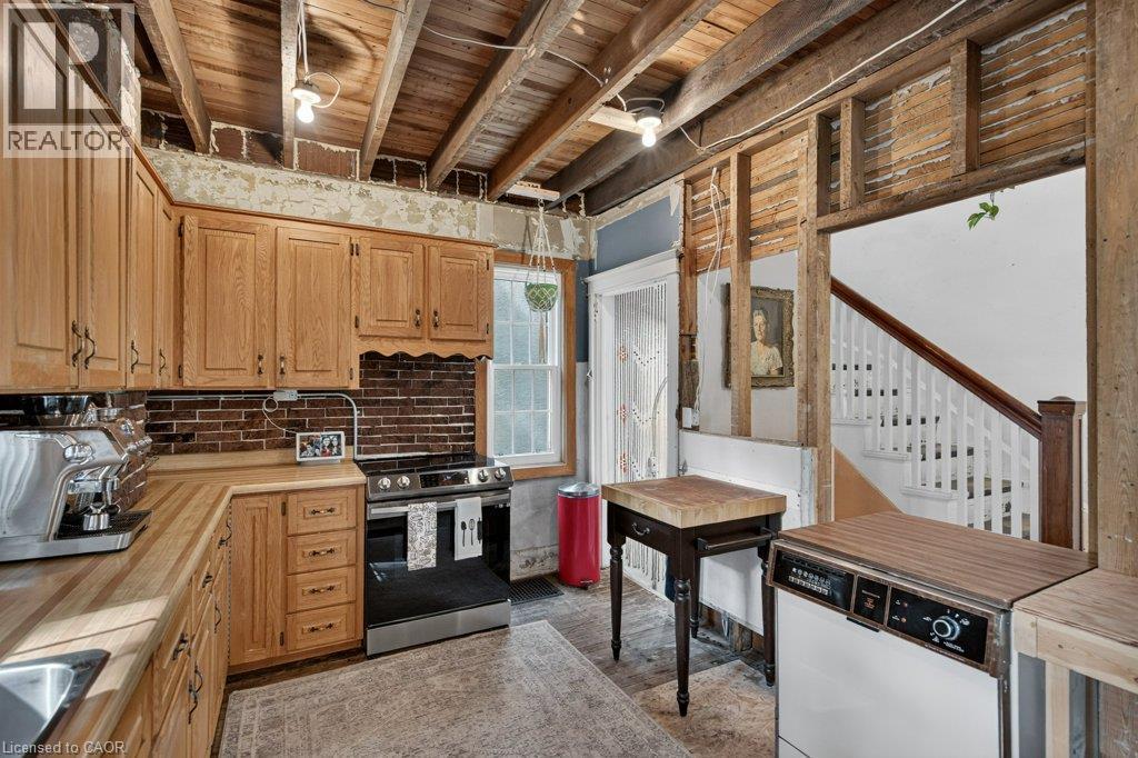 32 Lincoln Avenue, Brantford, ON