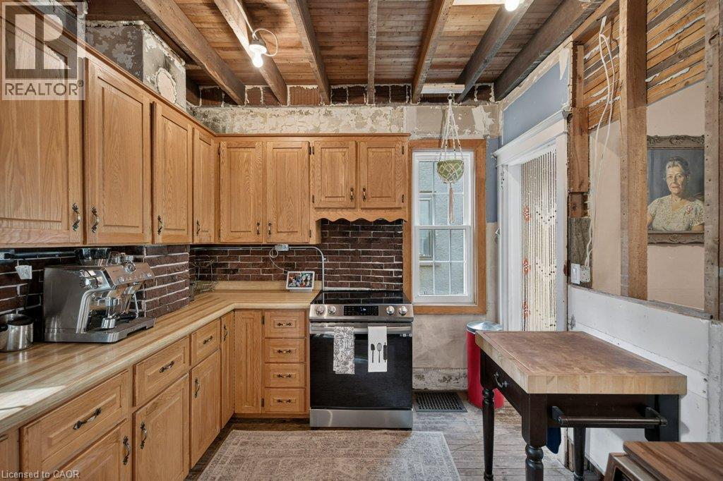 32 Lincoln Avenue, Brantford, ON