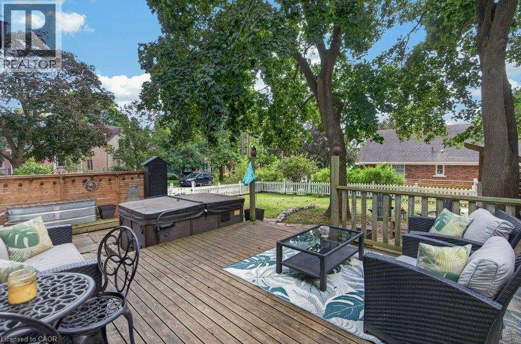 32 Lincoln Avenue, Brantford, ON