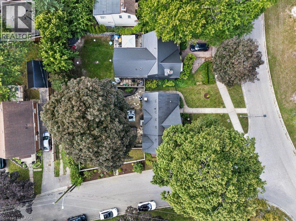 32 Lincoln Avenue, Brantford, ON