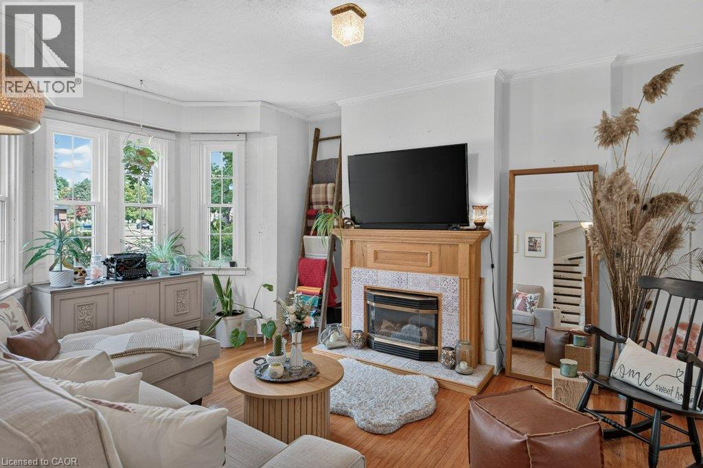 32 Lincoln Avenue, Brantford, ON