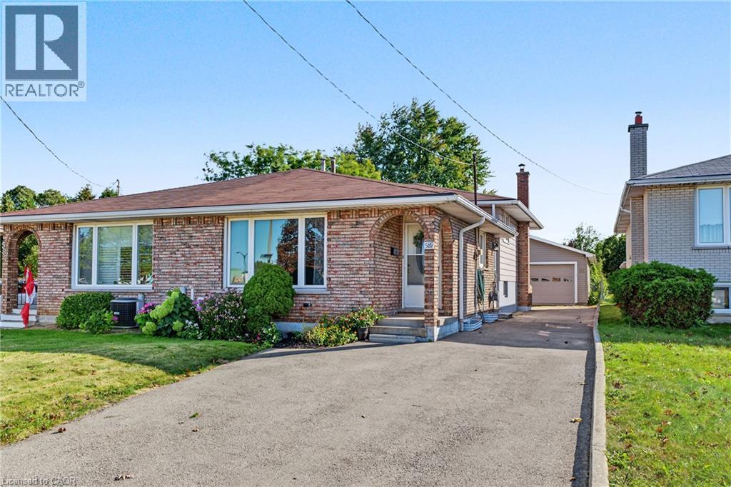 WELCOME HOME! This semi-detached 4LvlBckSplit will IMPRESS! - 589 Mohawk Road W, Hamilton, ON