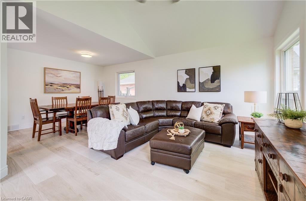 464 Northlake Drive, Waterloo, ON