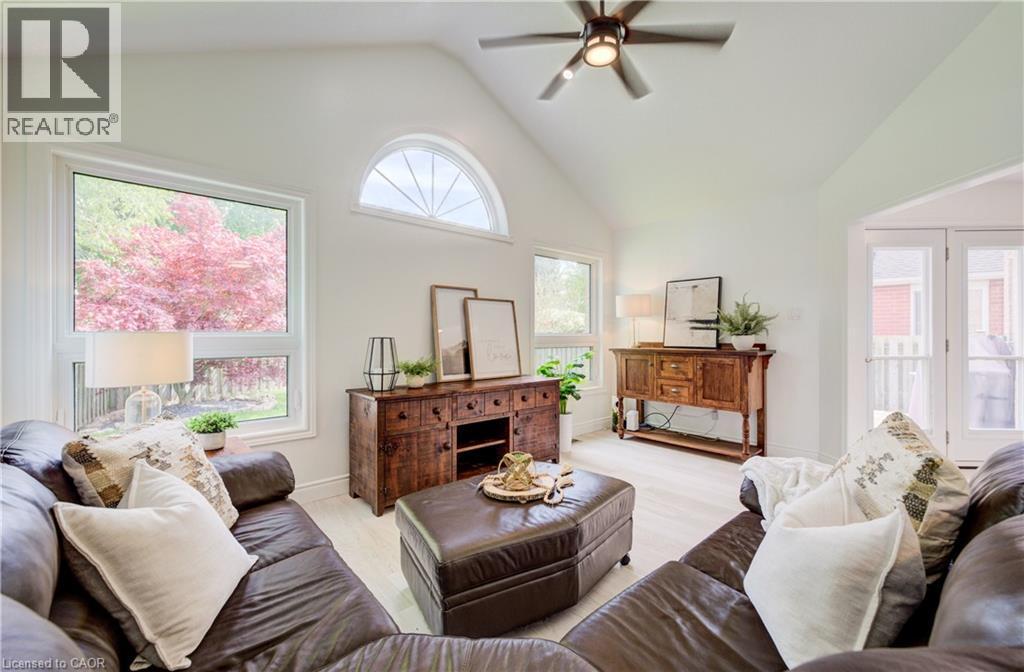 464 Northlake Drive, Waterloo, ON