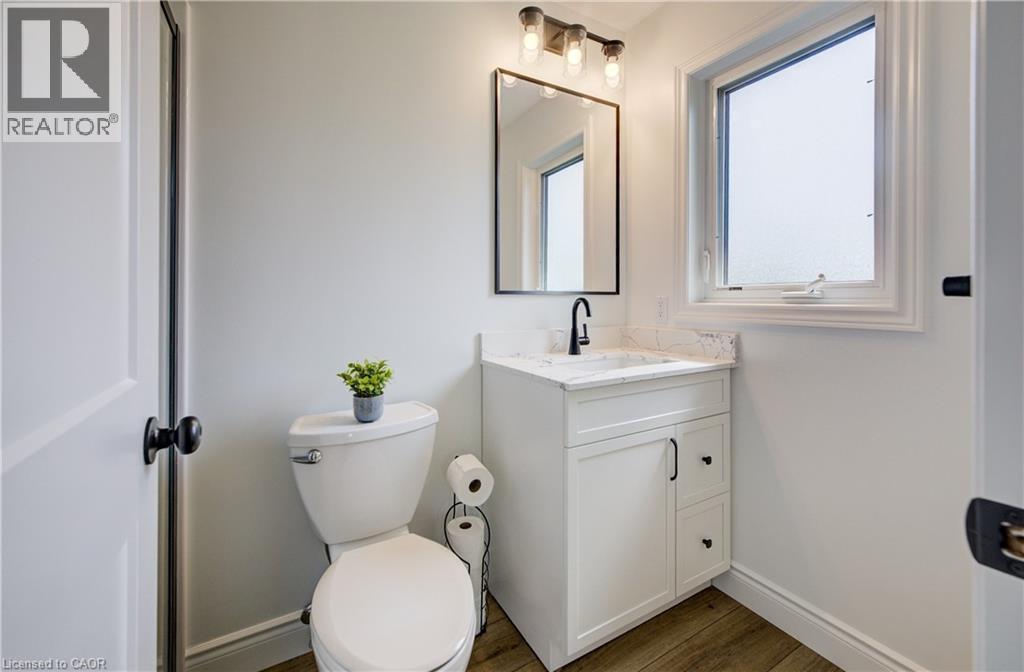 464 Northlake Drive, Waterloo, ON